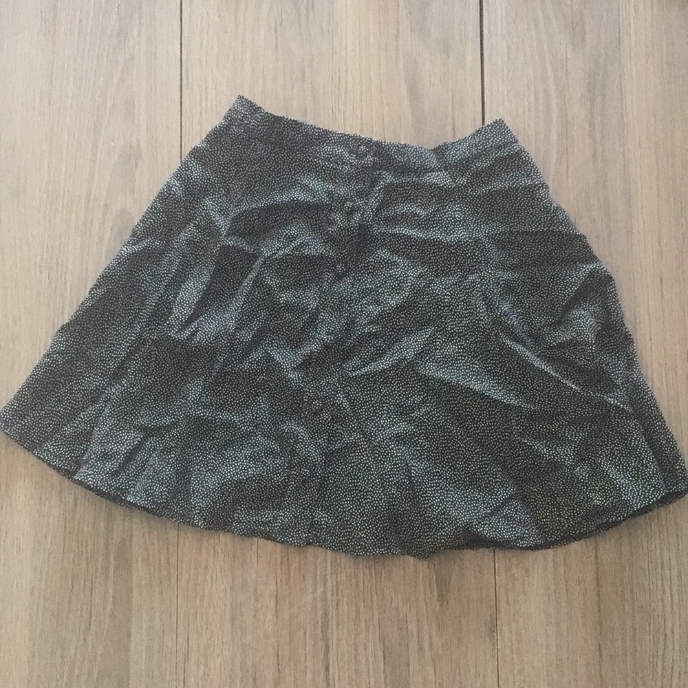 Poke dot skirt